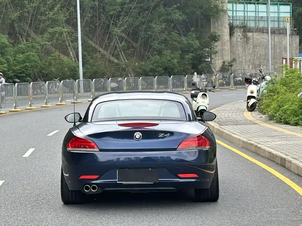BMW Z4 2013 — фото 29