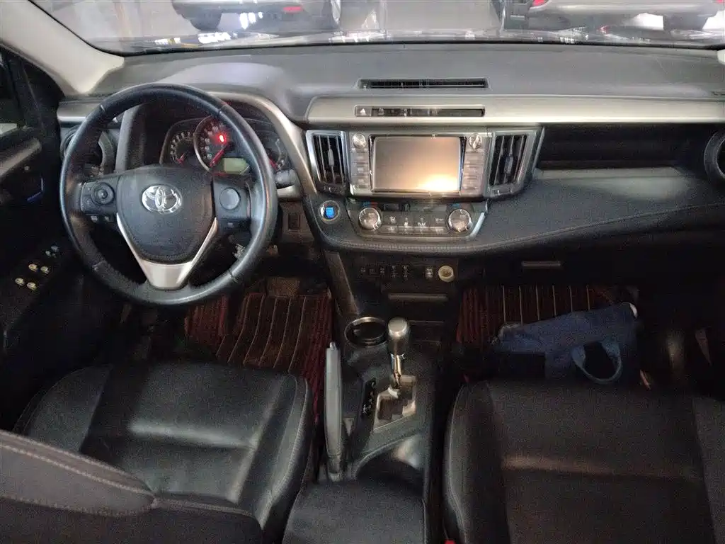 Toyota RAV4 2016 — фото 6
