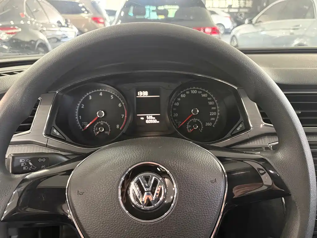Volkswagen Passat 2018 — фото 9