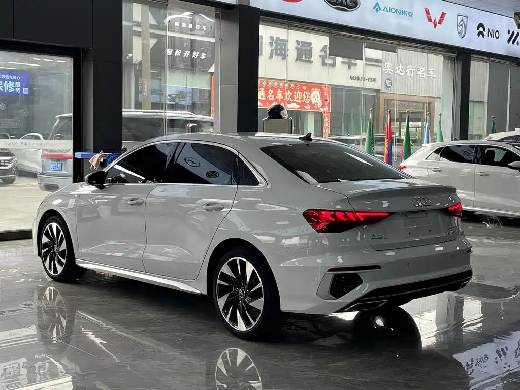 Audi A3 2023 — фото 14