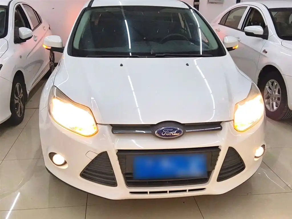 Ford Focus 2015 — фото 3