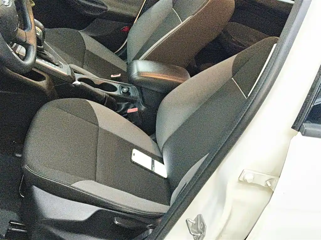 Ford Focus 2015 — фото 15