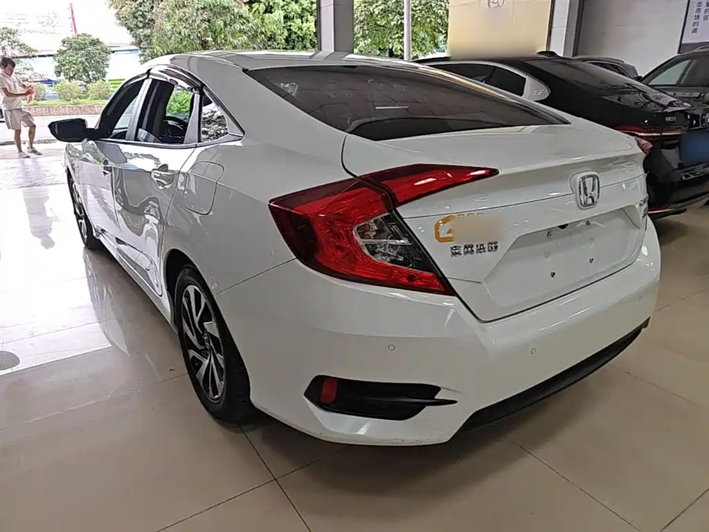 Honda Civic 2017 — фото 5