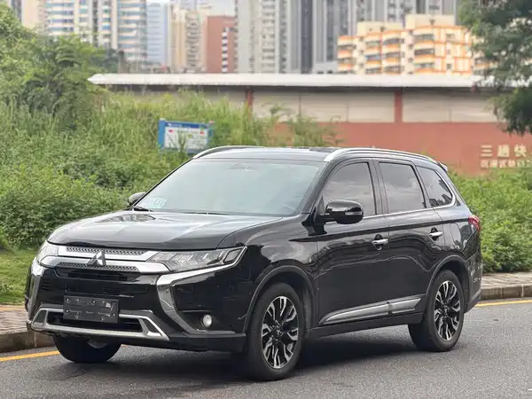Mitsubishi Outlander 2020