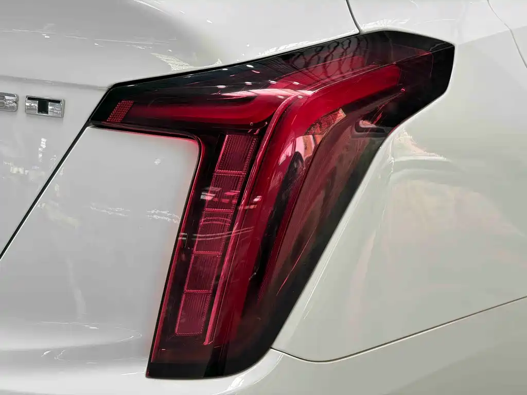Cadillac CT5 2022 — фото 25