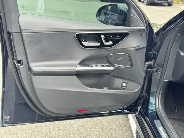 Mercedes-Benz C-Class 2023