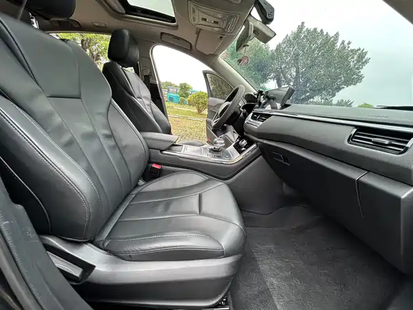Hongqi H5 2022