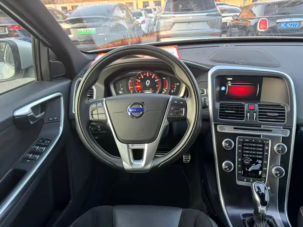 Volvo XC60 2016 — фото 15