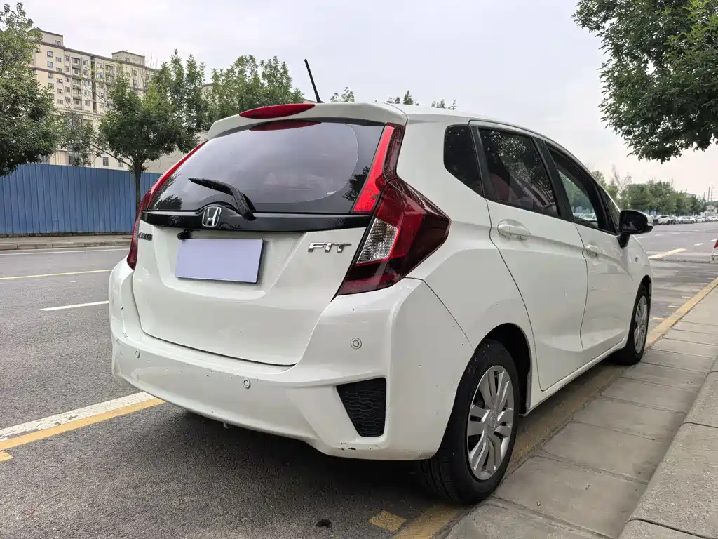 Honda Fit 2016 — фото 9