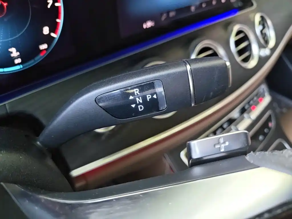 Mercedes-Benz E-Class 2021 — фото 14