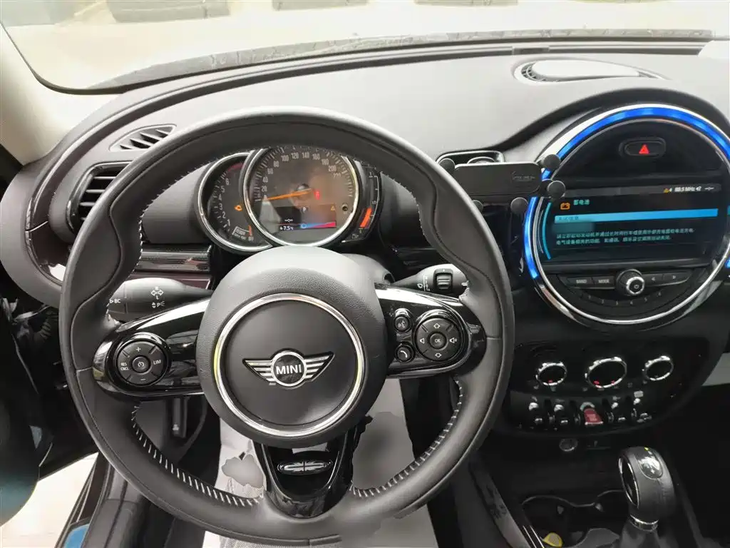 MINI Clubman 2018 — фото 11