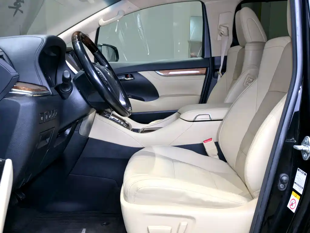 Toyota Alphard 2017 — фото 9