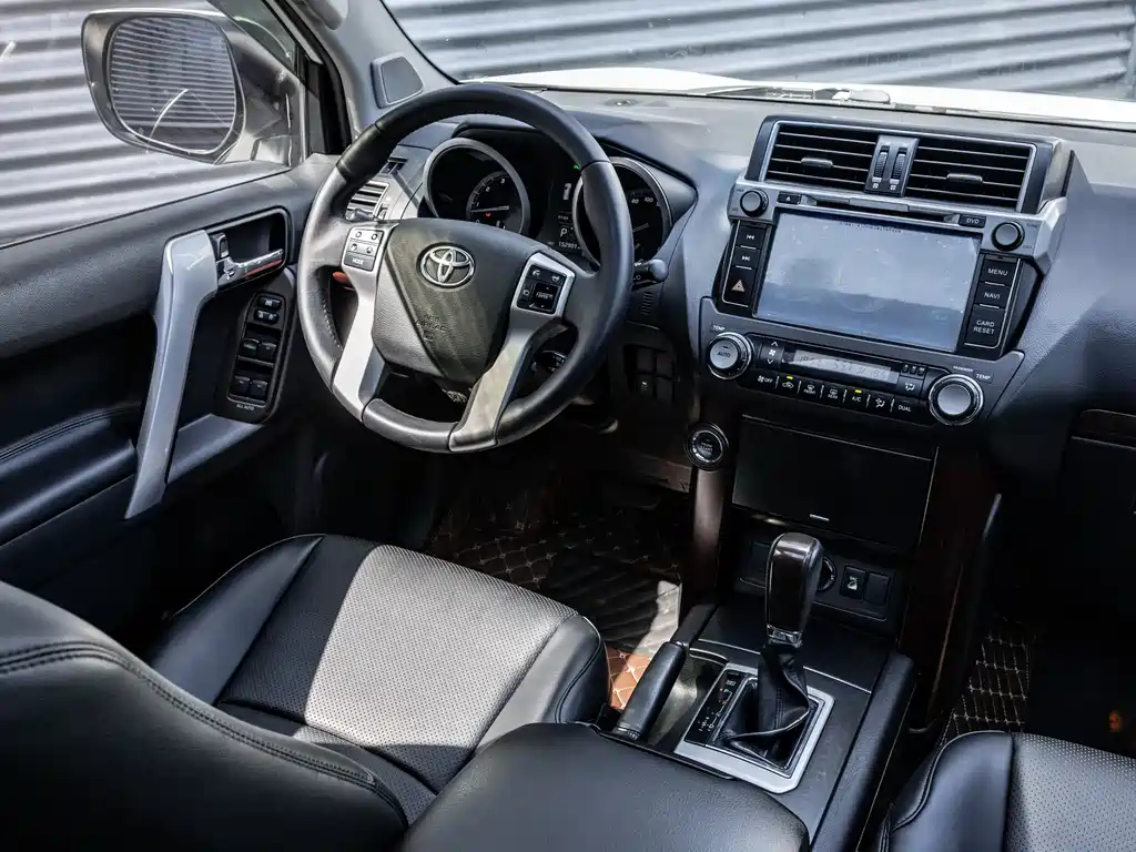 Toyota Prado 2015 — фото 10