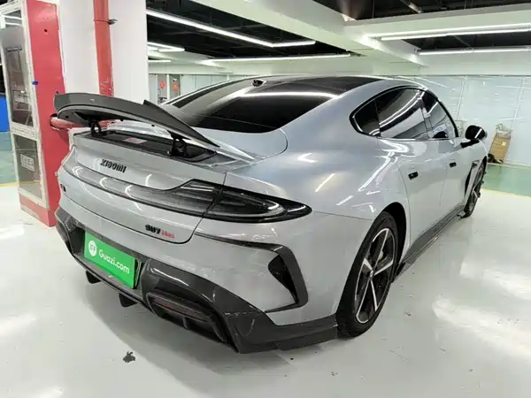 Xiaomi SU7 2025