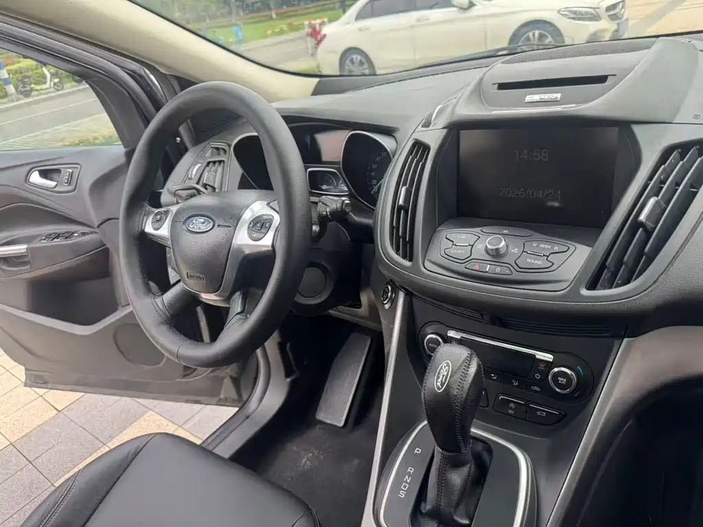 Ford Kuga 2015 — фото 19