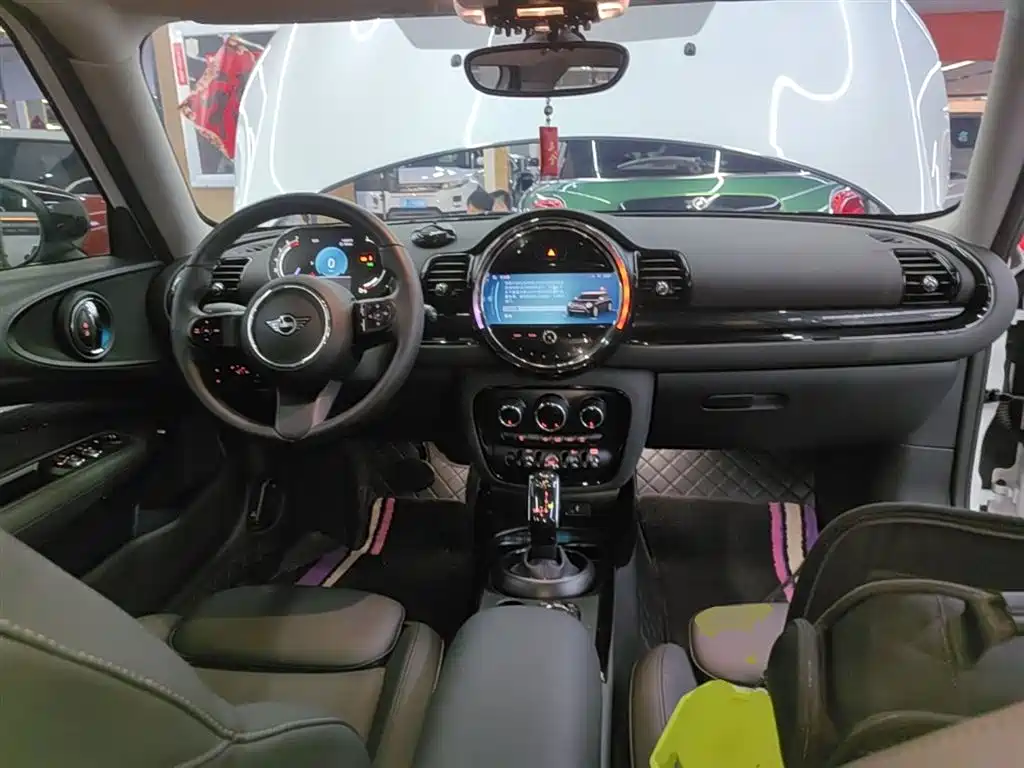 MINI Clubman 2023 — фото 10