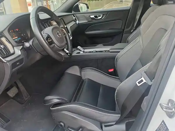 Volvo S60 2024
