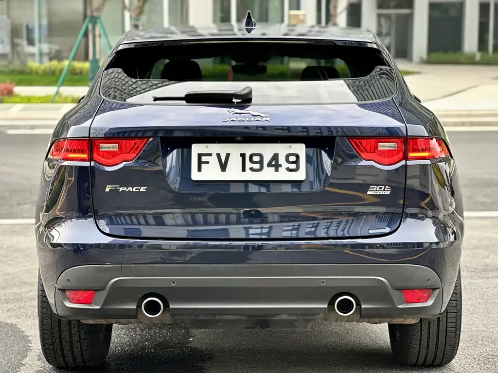 Jaguar F-PACE 2018 — фото 40