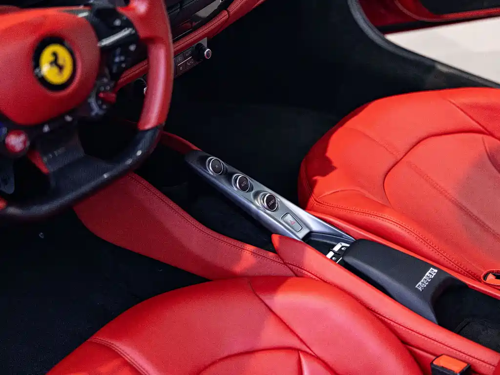 Ferrari F8 2022 — фото 7