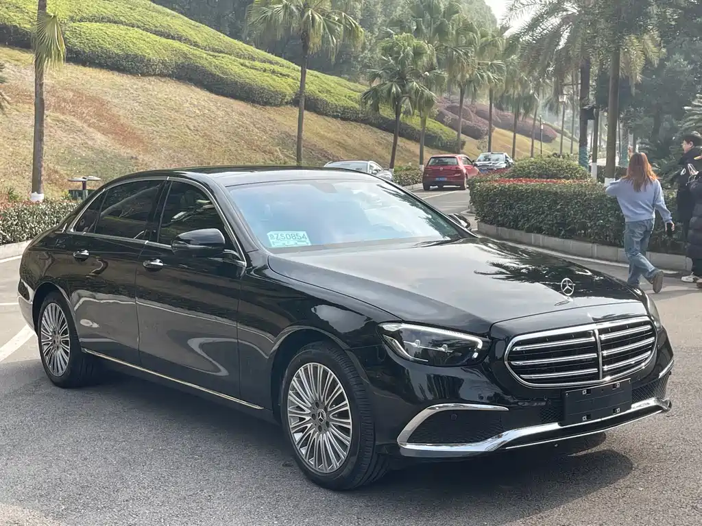 Mercedes-Benz E-Class 2023 — фото 7