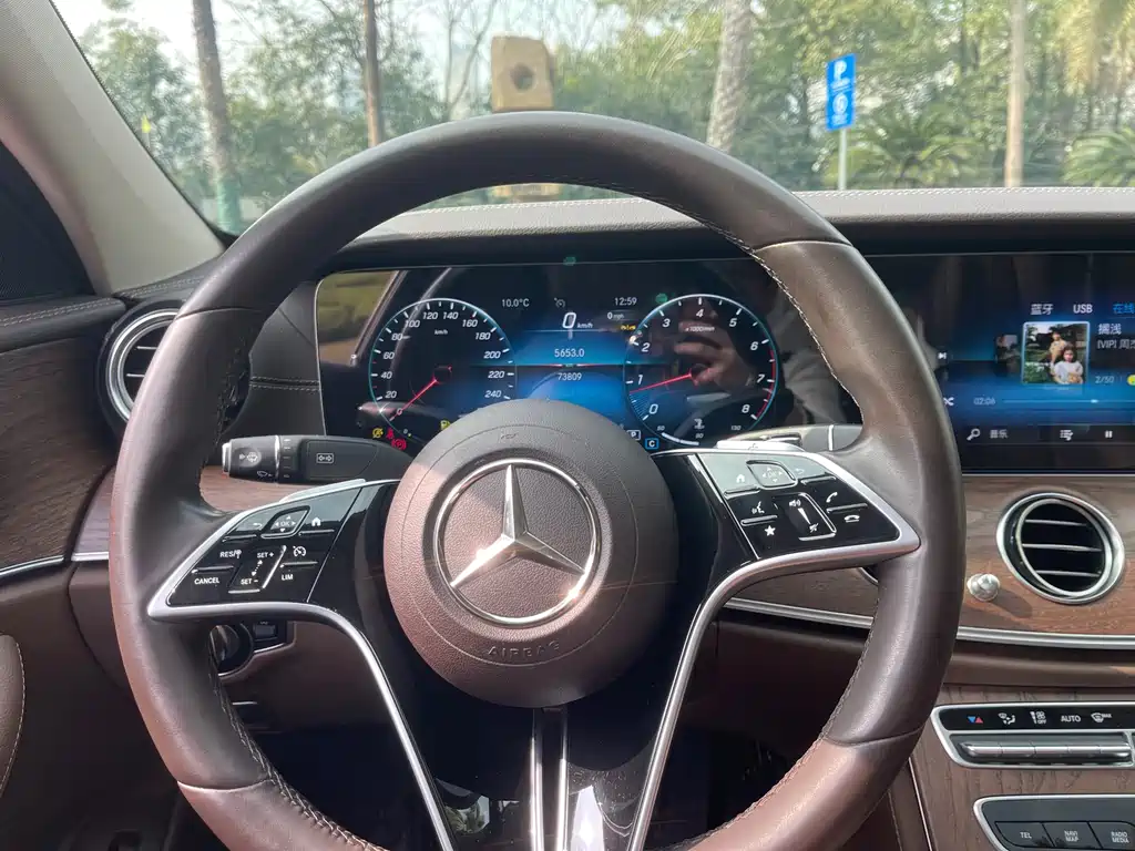 Mercedes-Benz E-Class 2023 — фото 13