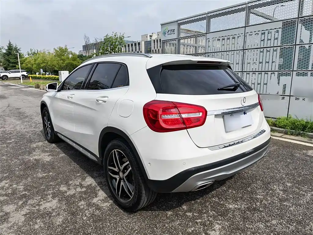 Mercedes-Benz GLA 2016 — фото 12
