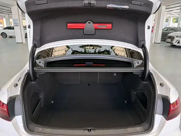 Audi A4L 2024