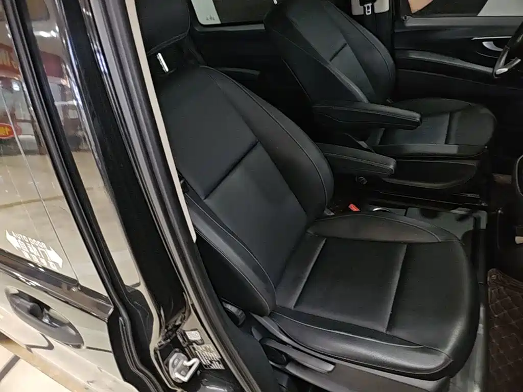 Mercedes-Benz Vito 2018 — фото 25