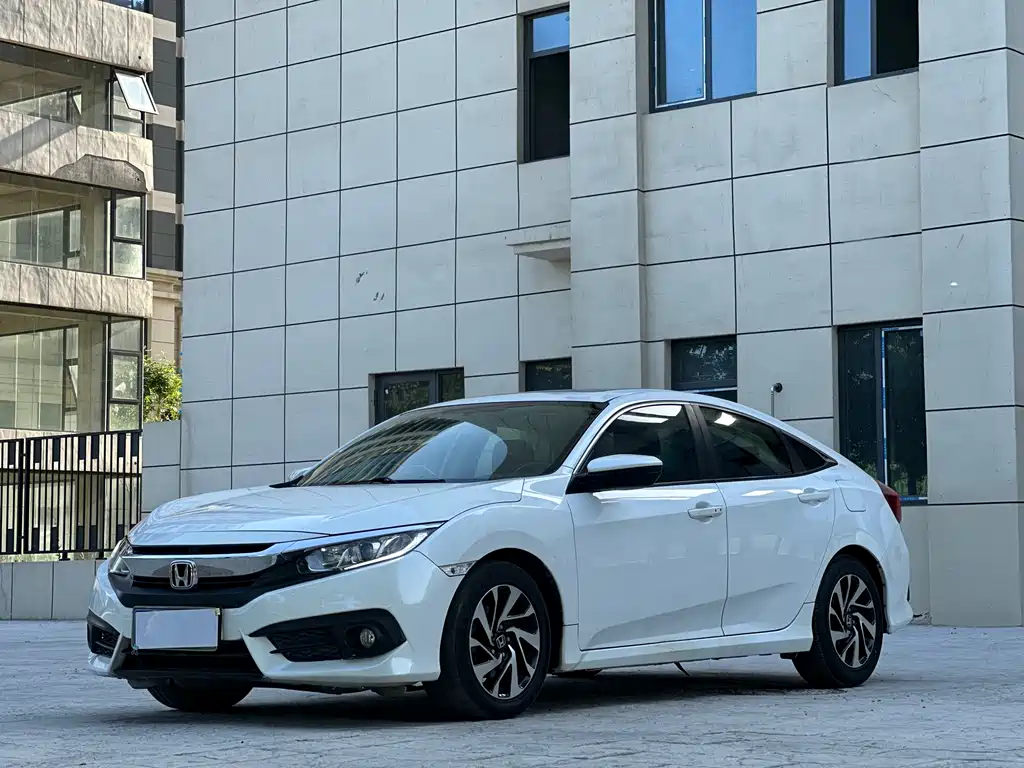 Honda Civic 2018 — фото 1