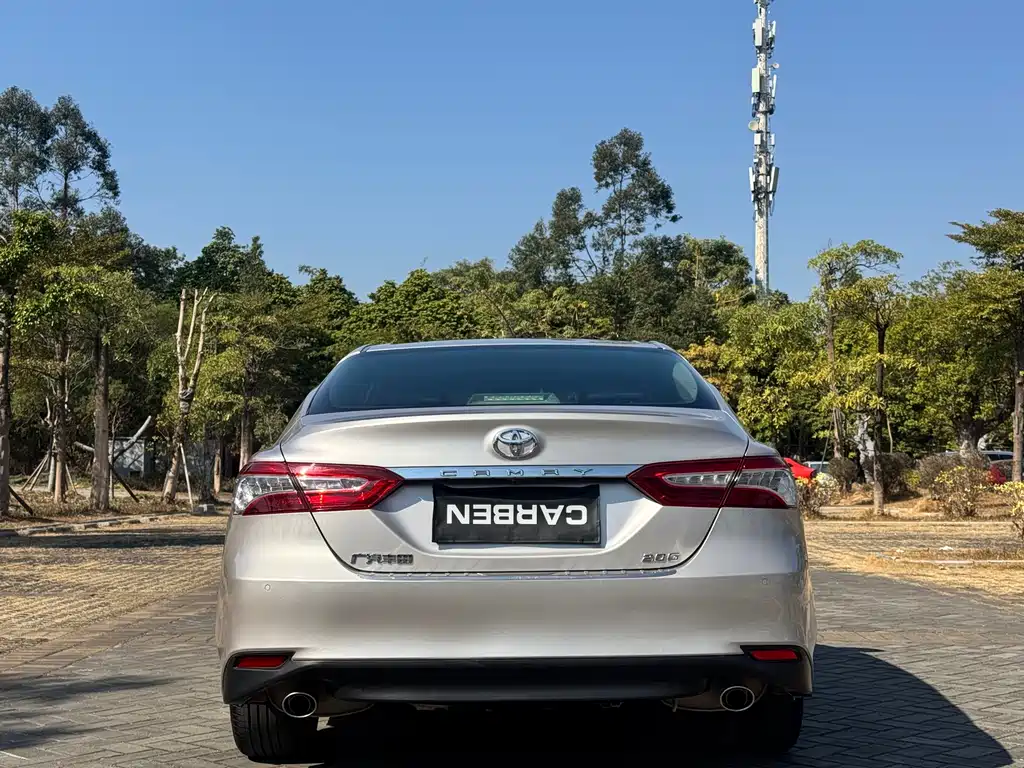 Toyota Camry 2020 — фото 18