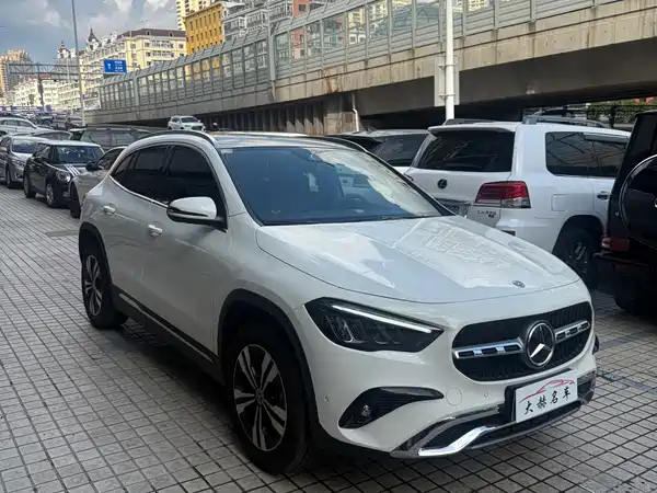 Mercedes-Benz GLA 2025