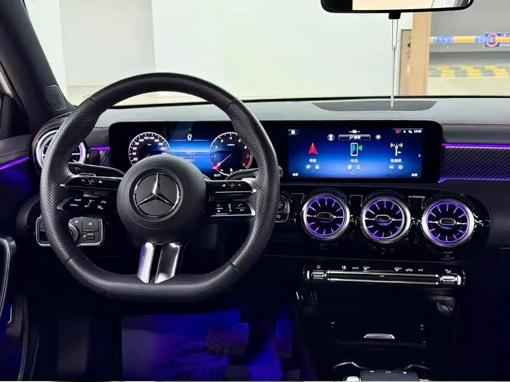 Mercedes-Benz A-Class 2024 — фото 10