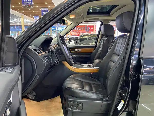 Land Rover Range Rover Sport 2011