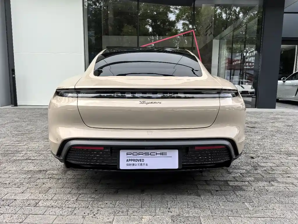 Porsche Taycan 2024