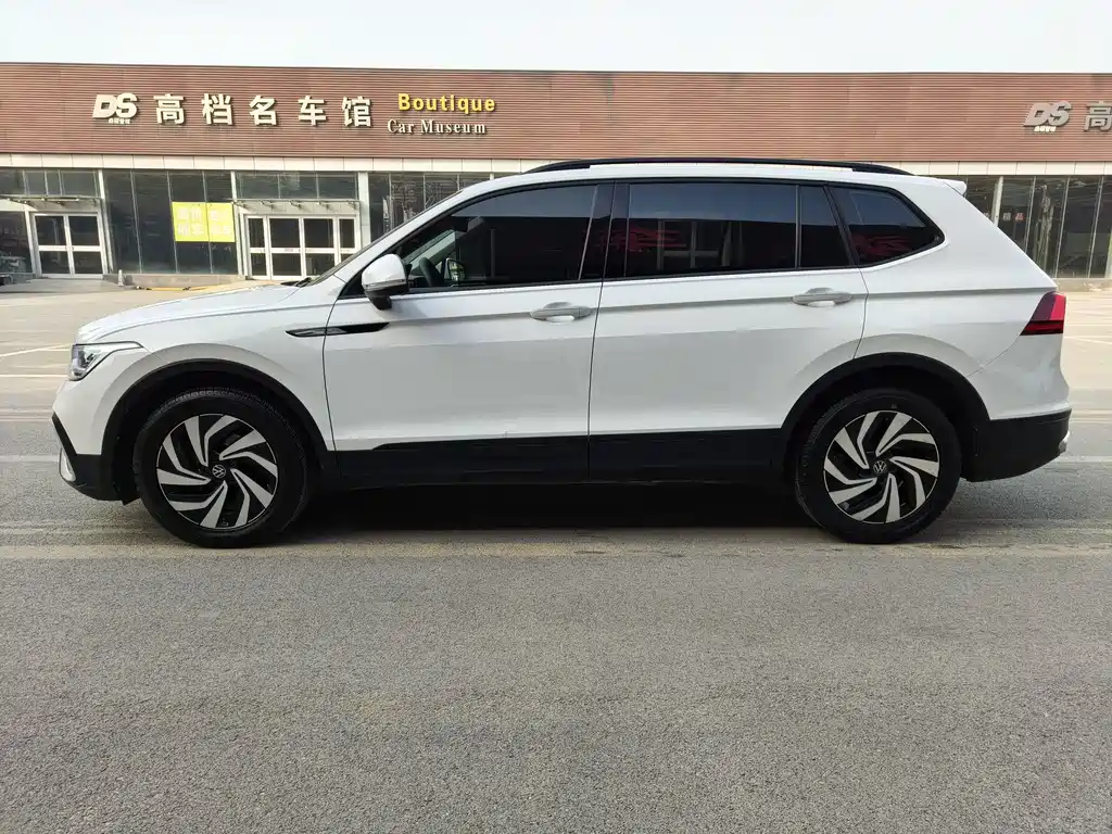 Volkswagen Tiguan L 2022 — фото 4