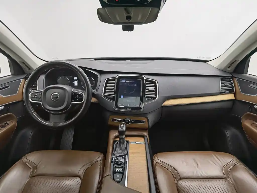 Volvo XC90 2018 — фото 5