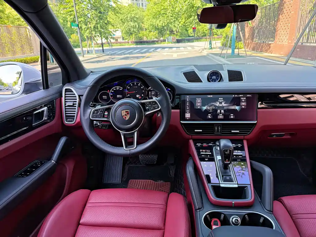 Porsche Cayenne 2019 — фото 7