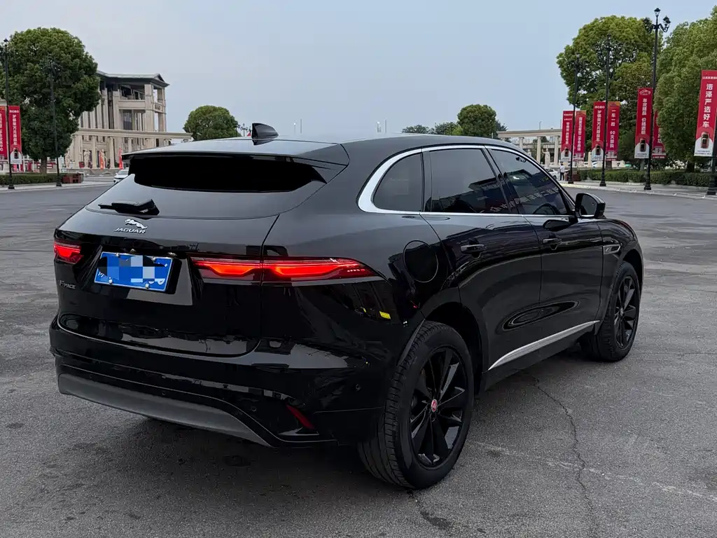 Jaguar F-PACE 2021 — фото 10