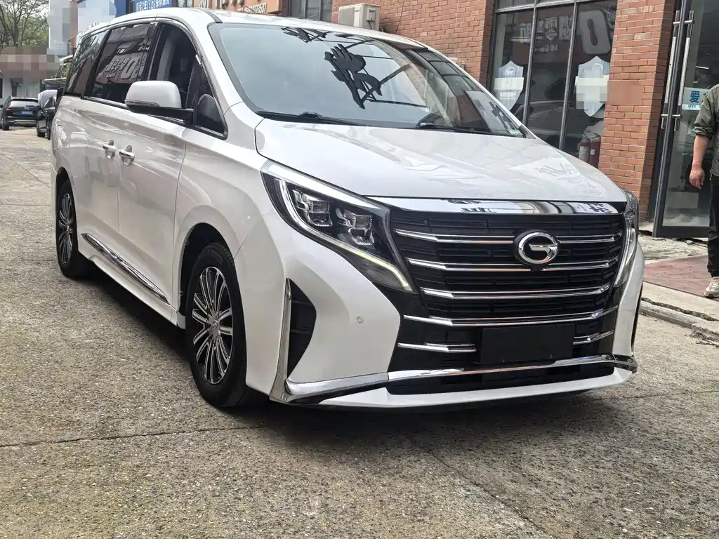 GAC Motor Trumpchi M8 2022 — фото 3