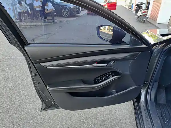 Mazda 3 Axela 2022