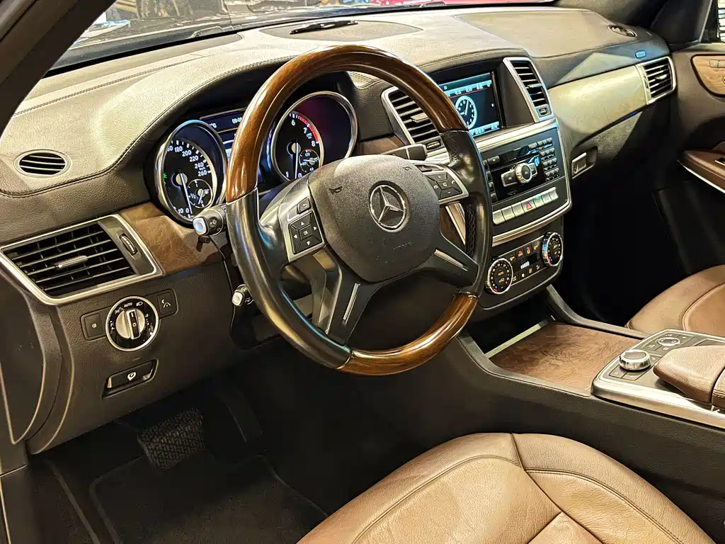 Mercedes-Benz GL-Class 2015 — фото 17