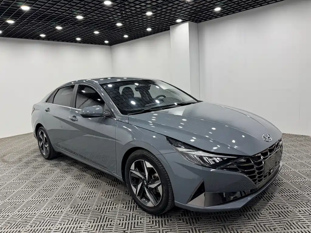Hyundai Elantra 2022 — фото 1