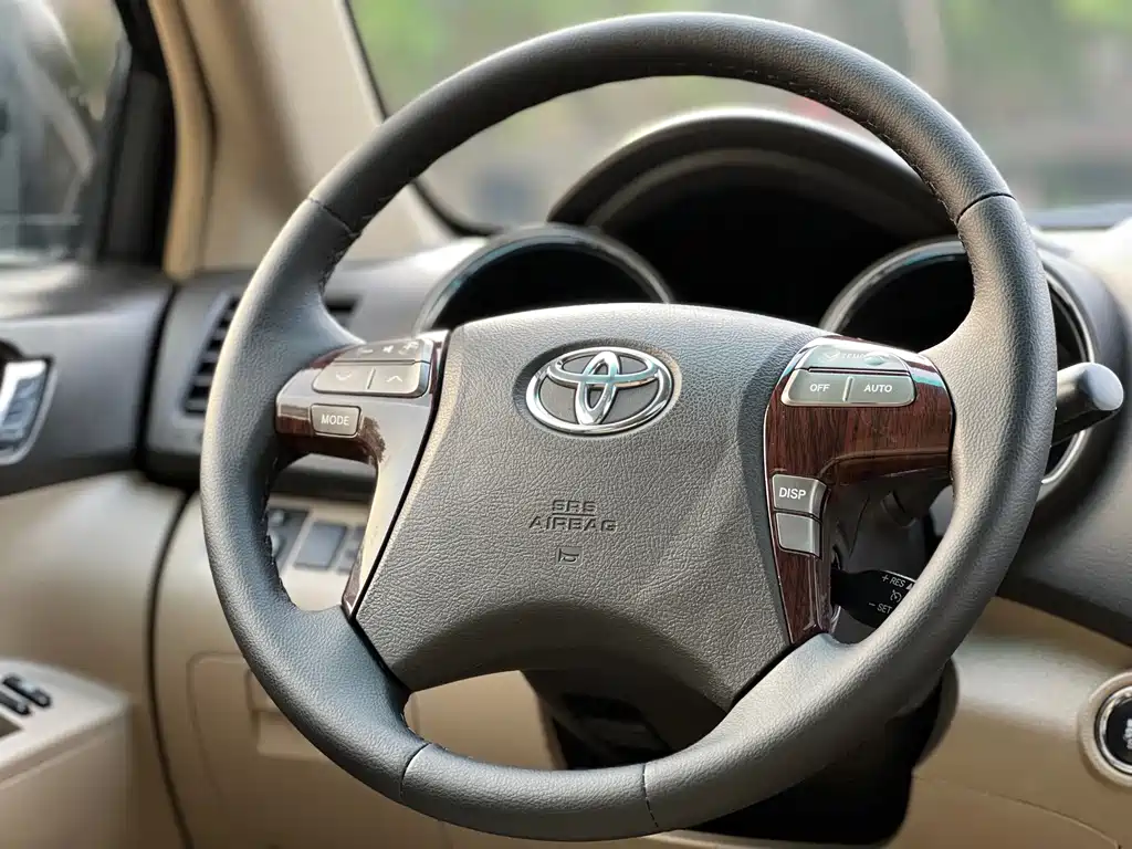 Toyota Highlander 2011 — фото 17