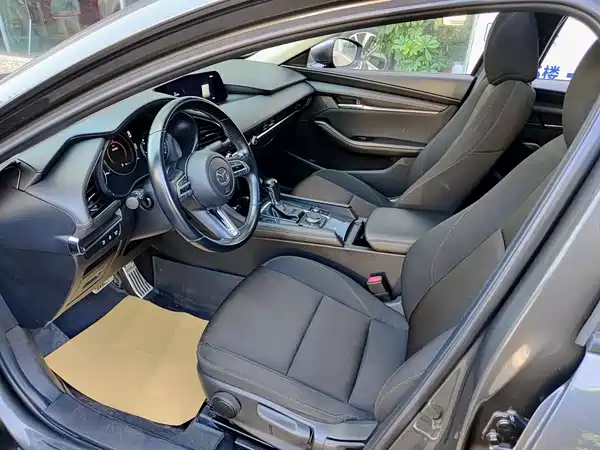 Mazda 3 Axela 2022