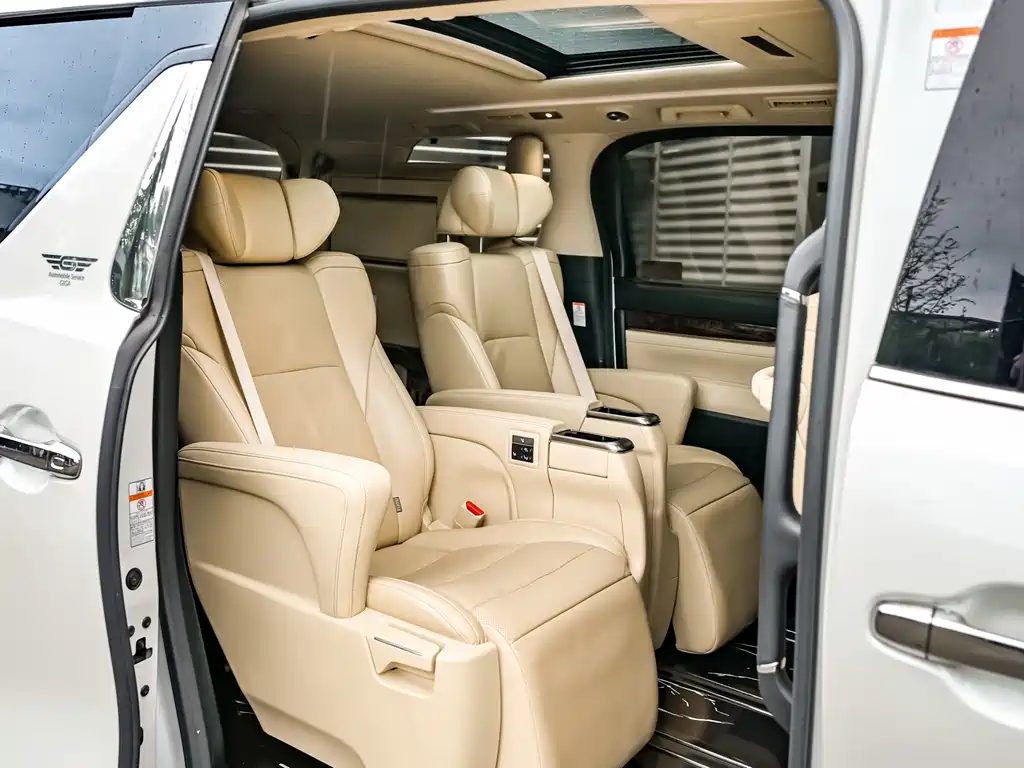 Toyota Alphard 2020 — фото 10