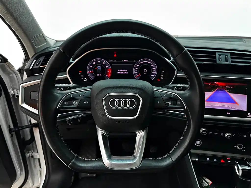 Audi Q3 2022 — фото 11