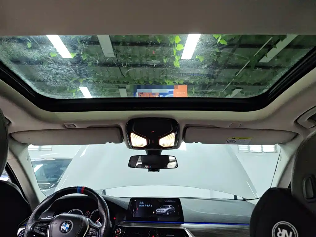 BMW 5 Series 2018 — фото 25