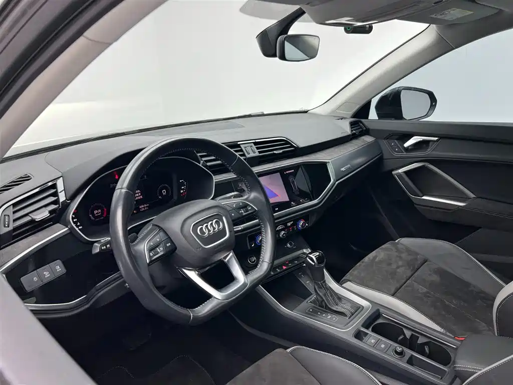 Audi Q3 2021 — фото 16