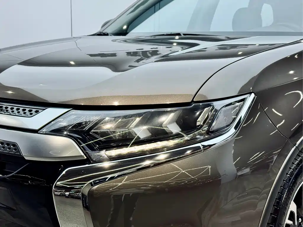 Mitsubishi Outlander 2018 — фото 26