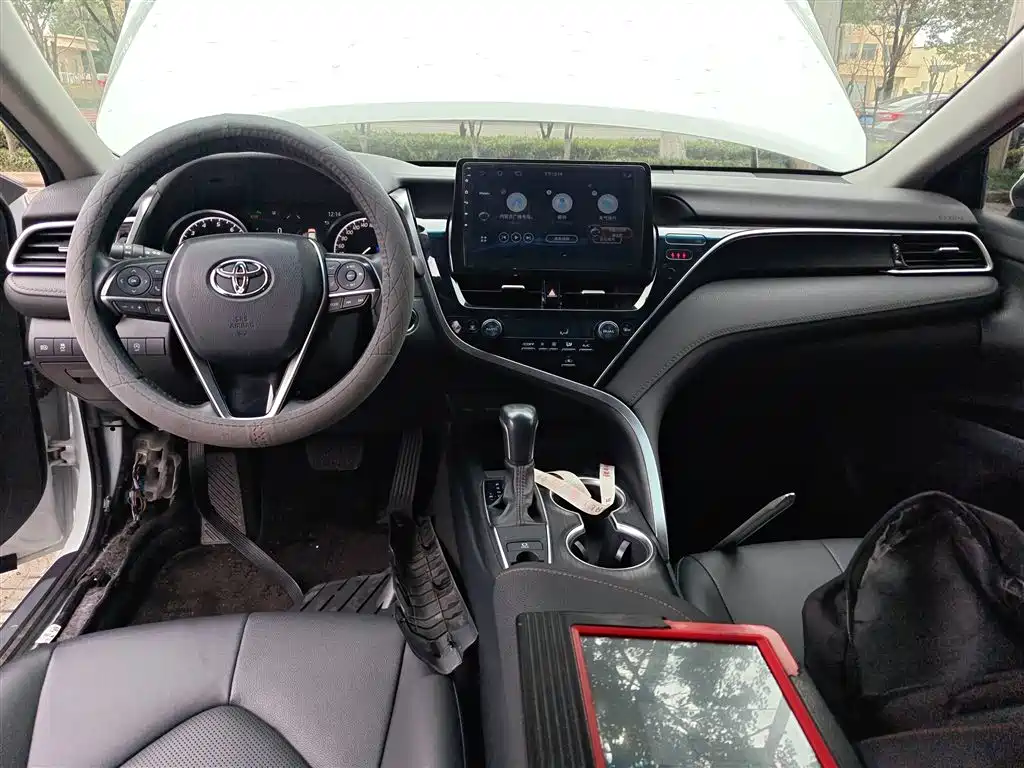 Toyota Camry 2022 — фото 10